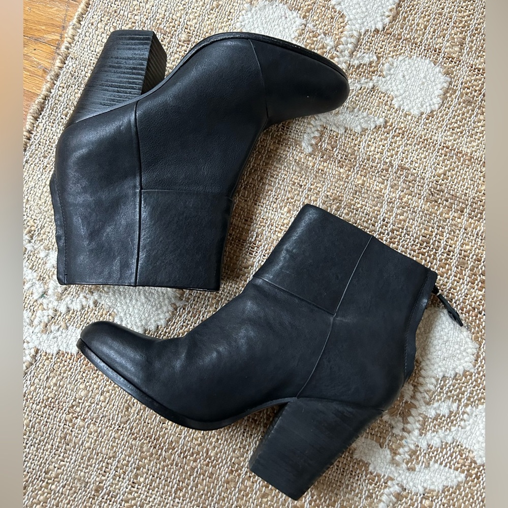 rag & bone Newbury Black Leather Bootie in 40